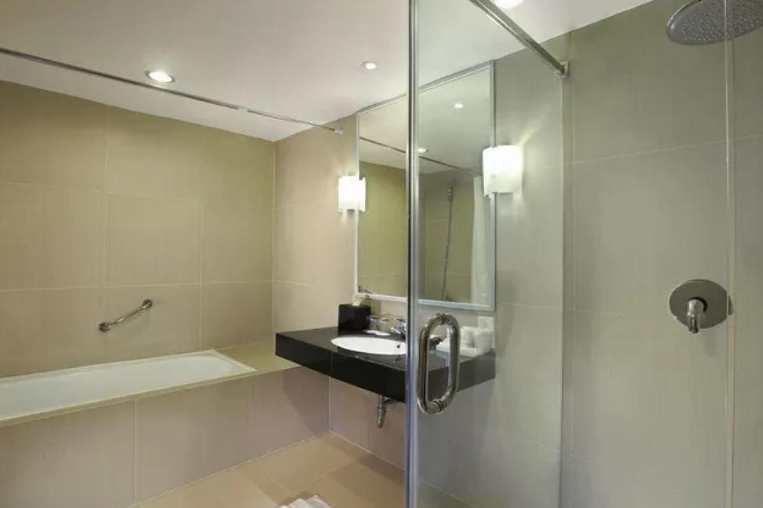 Golden City Hotel And Convention Center - Chse Certified Semarang Exteriör bild