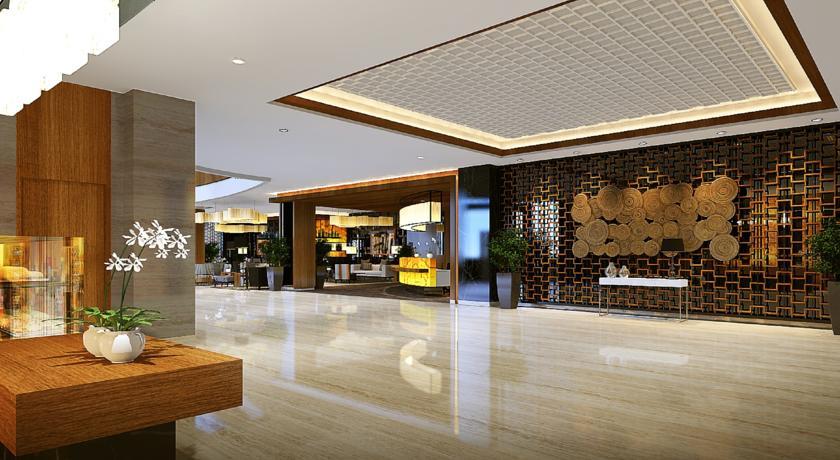 Golden City Hotel And Convention Center - Chse Certified Semarang Exteriör bild