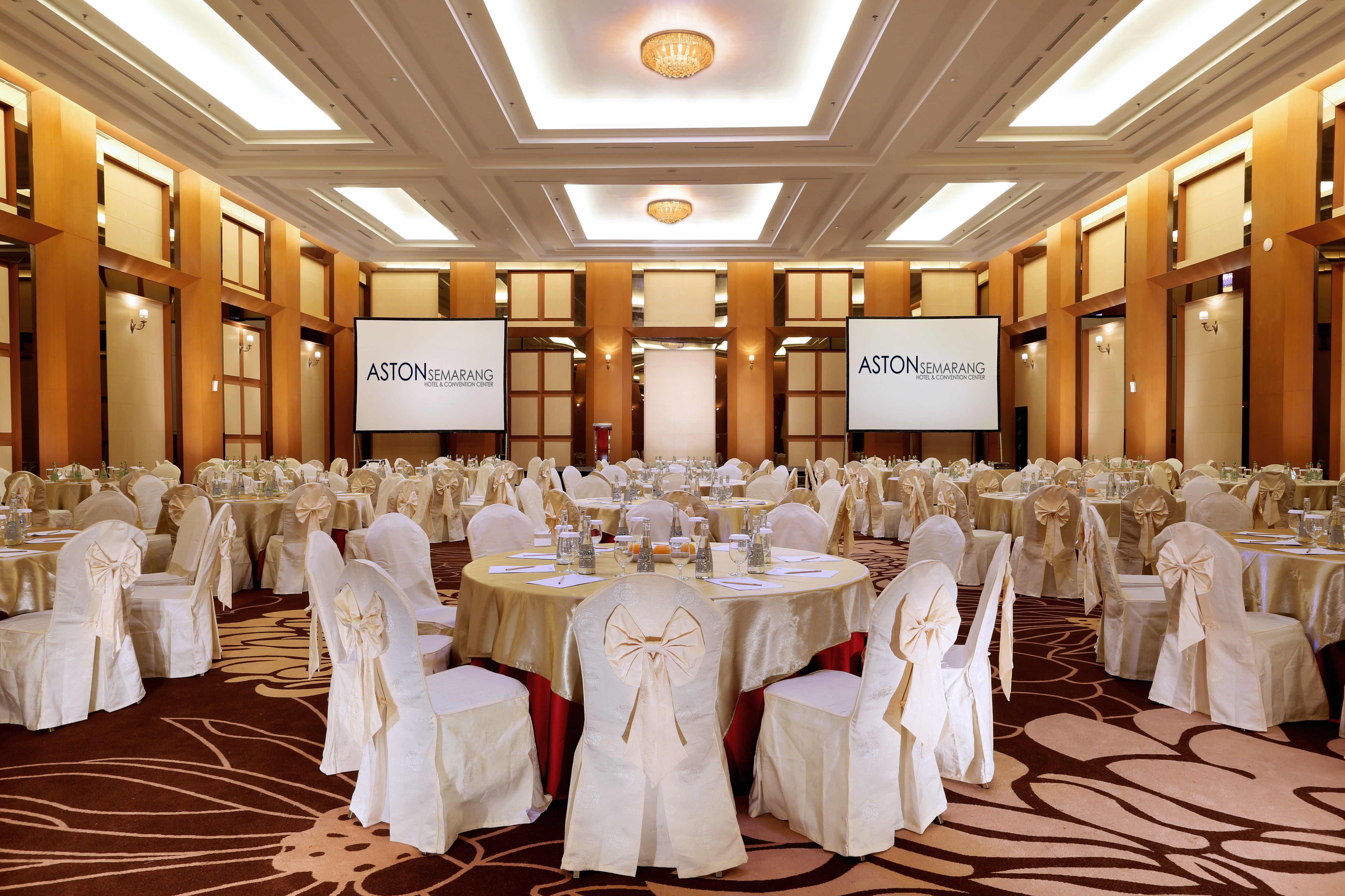 Golden City Hotel And Convention Center - Chse Certified Semarang Exteriör bild