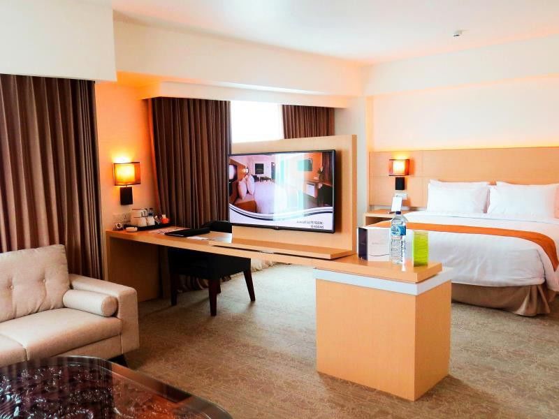 Golden City Hotel And Convention Center - Chse Certified Semarang Exteriör bild